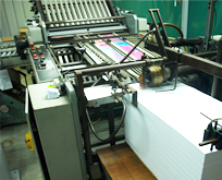 Saddle stitch binding machine